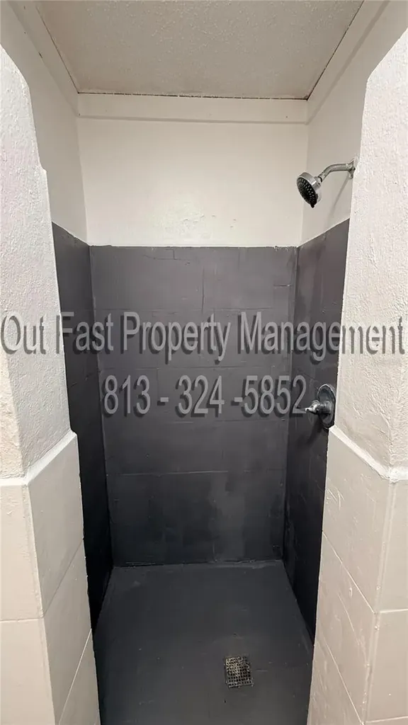 9718 N Nebraska Avenue Tampa FL 33612