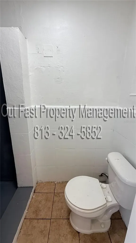 9718 N Nebraska Avenue Tampa FL 33612