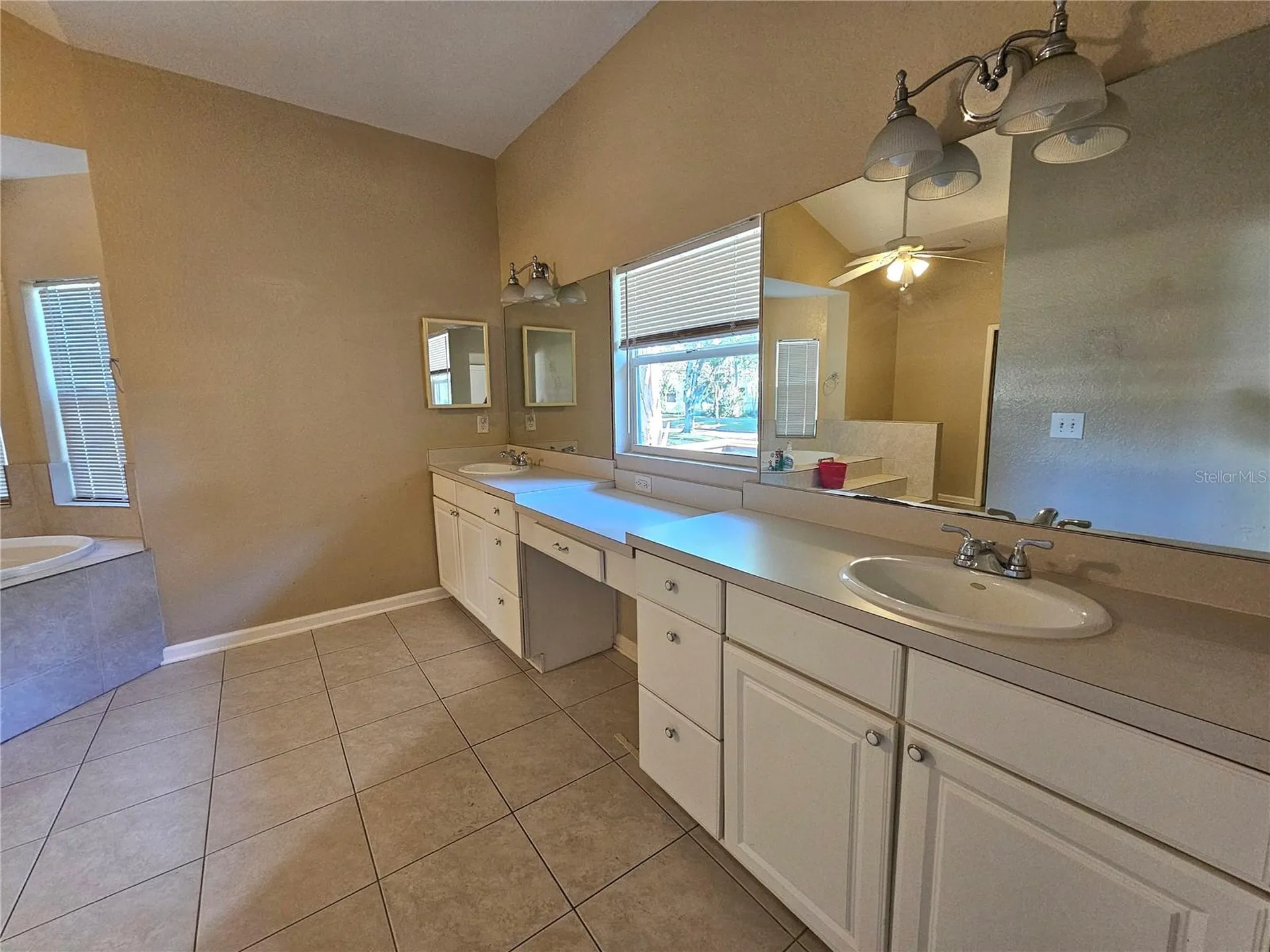 2009 E Washington Street Orlando FL 32803