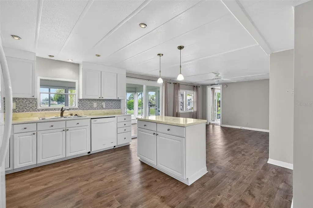 401 Loma Linda North Port FL 34287