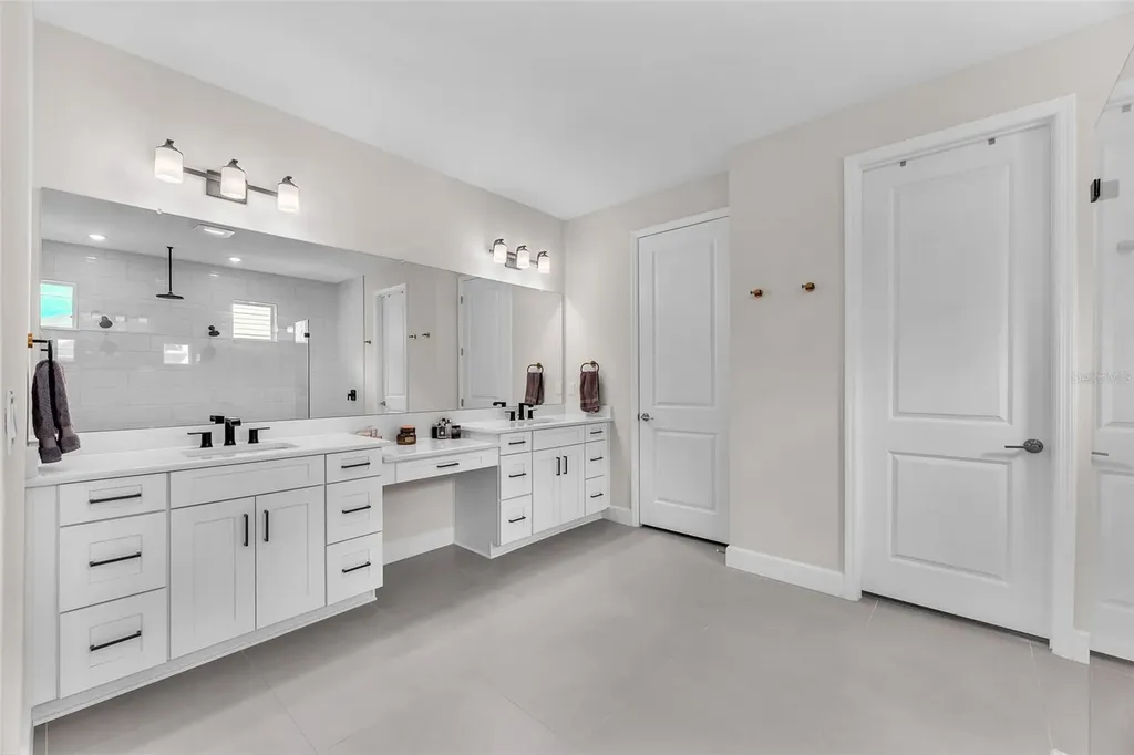 33372 Landsman Loop Wesley Chapel FL 33543