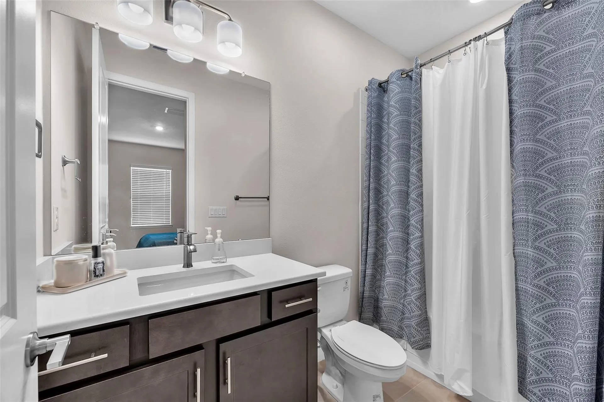 33372 Landsman Loop Wesley Chapel FL 33543