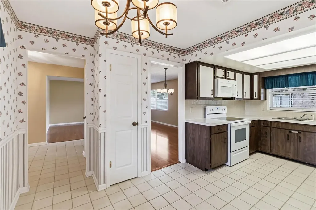 102 Eastern Fork Longwood FL 32750