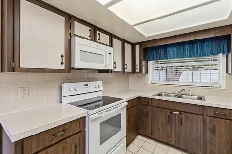 102 Eastern Fork Longwood FL 32750