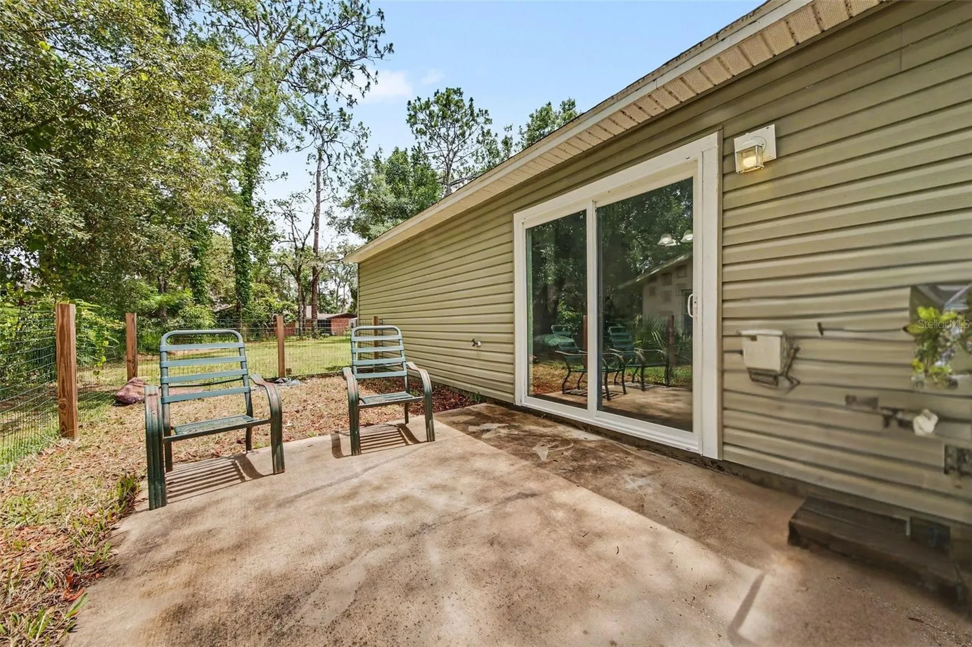 17050 SE 60th Street Ocklawaha FL 32179