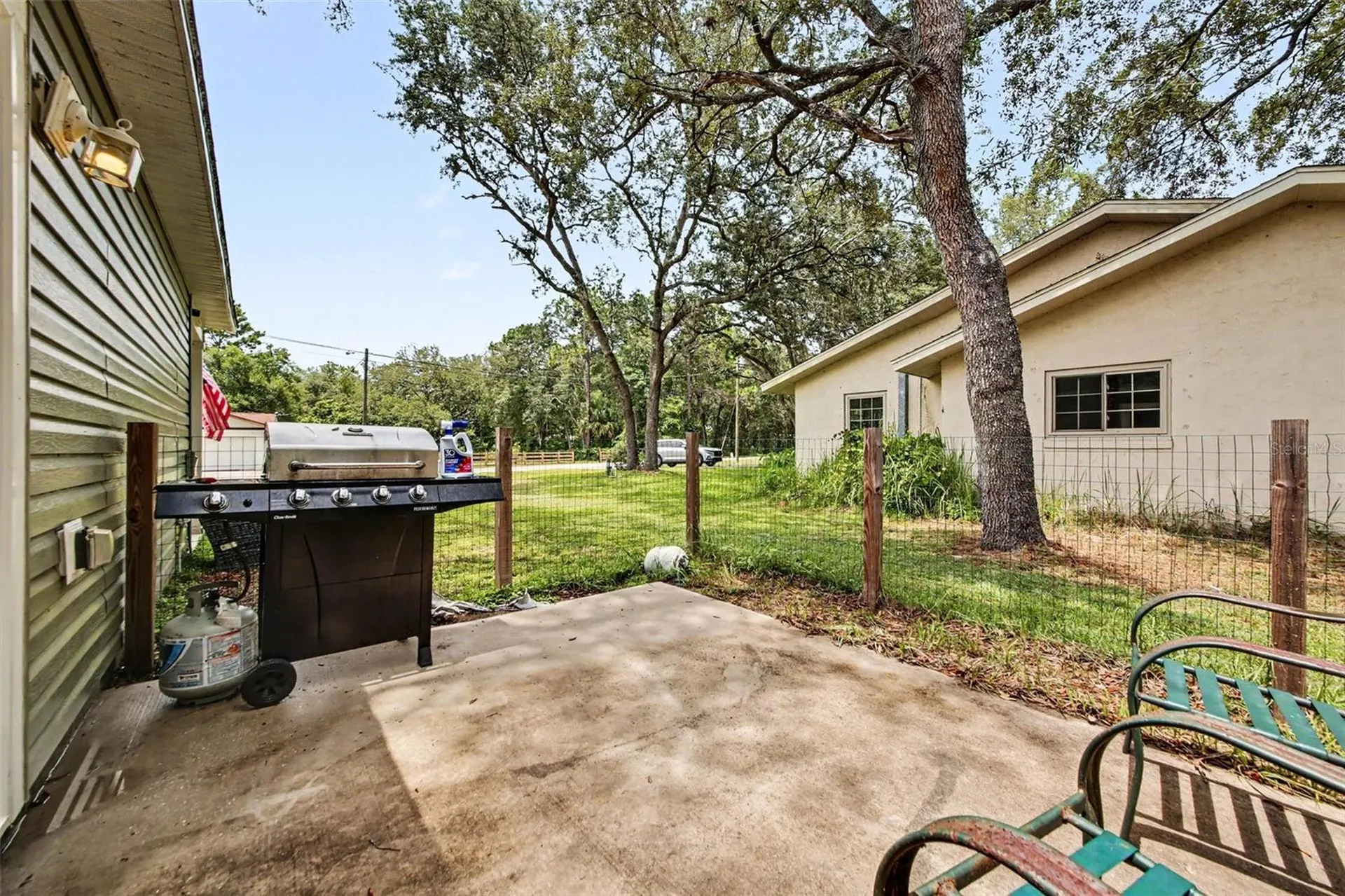 17050 SE 60th Street Ocklawaha FL 32179