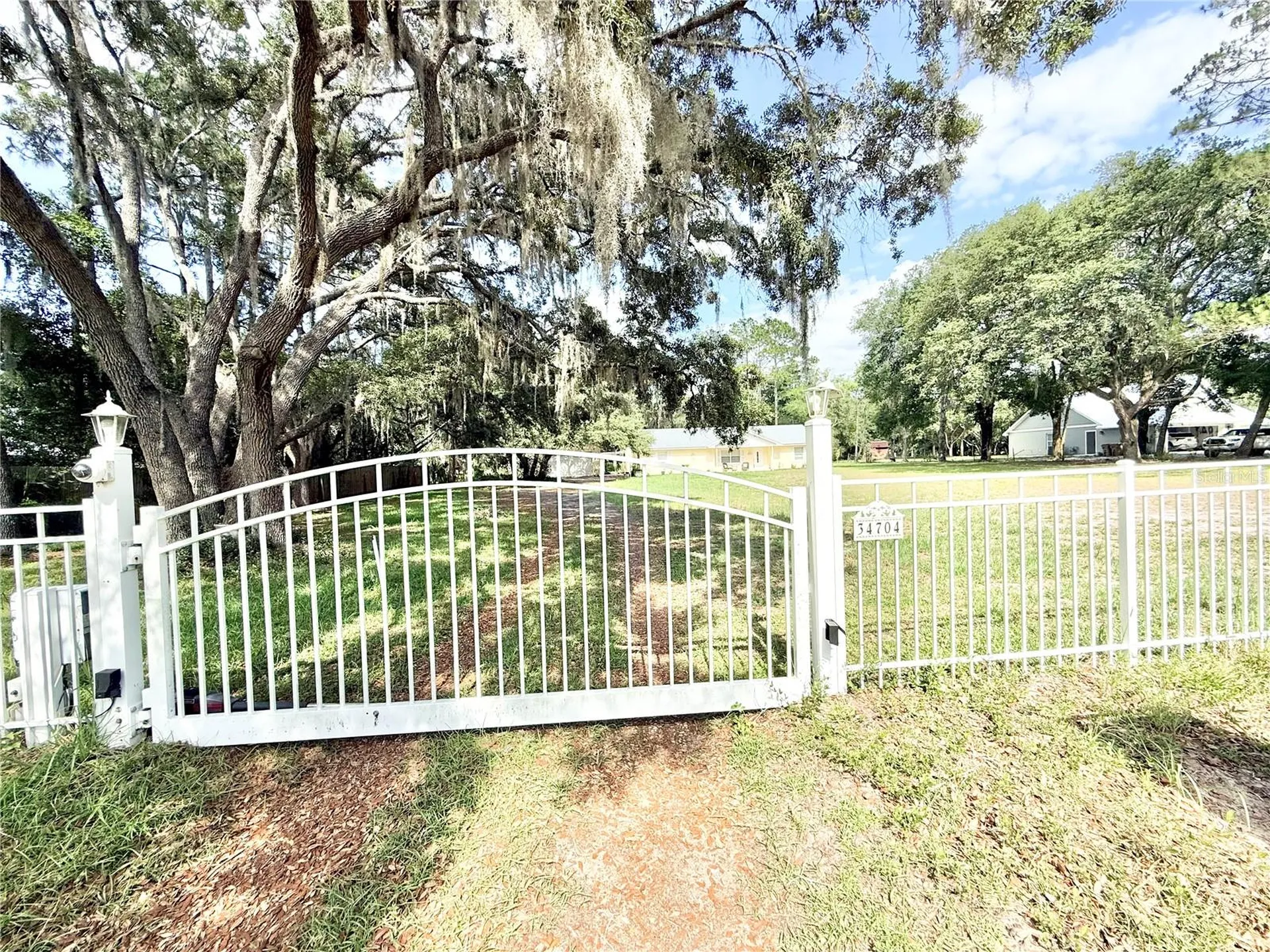 34704 Radio Road Leesburg FL 34788