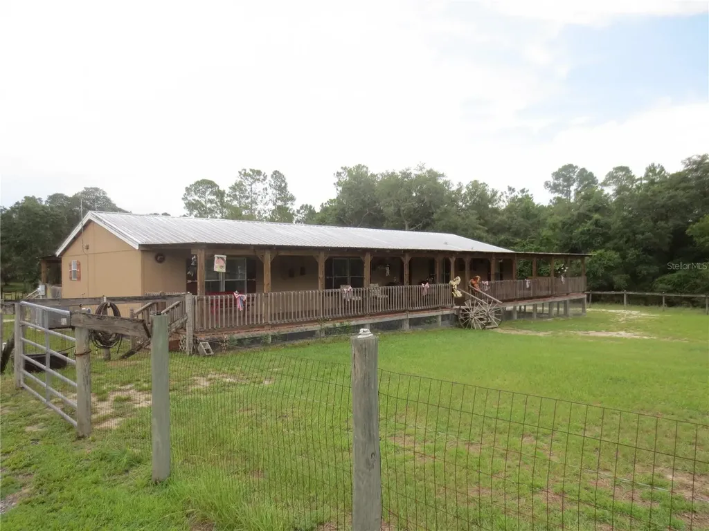5995 SE 183rd Avenue Road Ocklawaha FL 32179