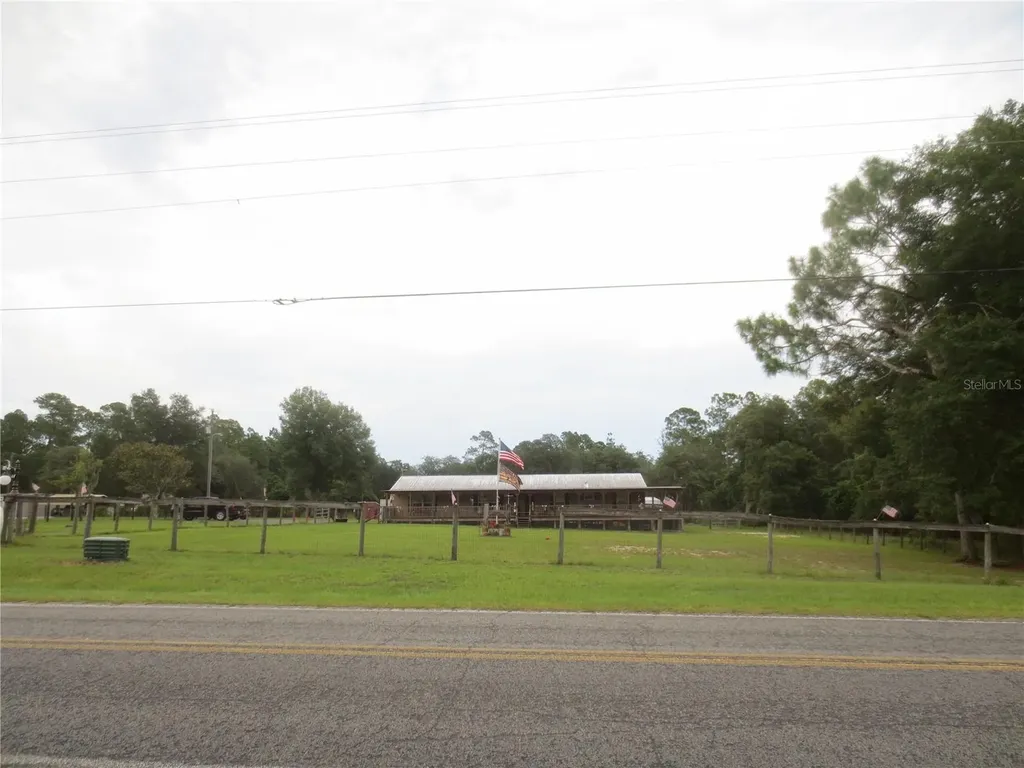5995 SE 183rd Avenue Road Ocklawaha FL 32179