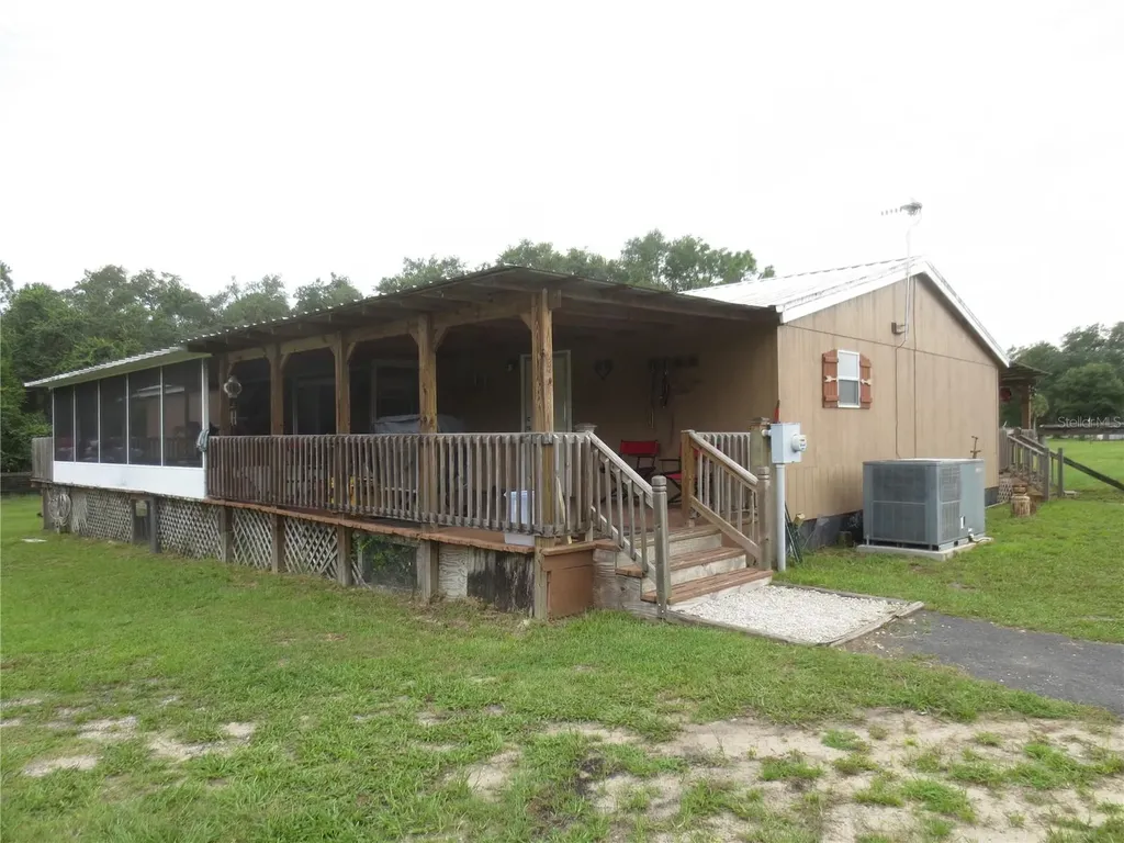 5995 SE 183rd Avenue Road Ocklawaha FL 32179