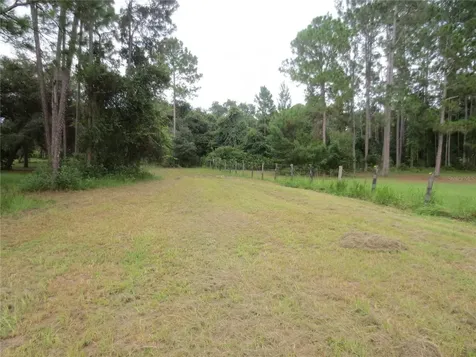 5995 SE 183rd Avenue Road Ocklawaha FL 32179