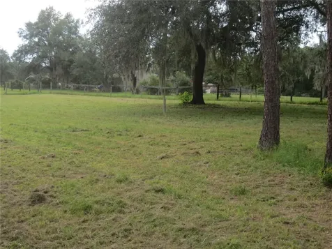 5995 SE 183rd Avenue Road Ocklawaha FL 32179