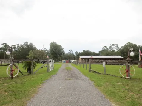 5995 SE 183rd Avenue Road Ocklawaha FL 32179