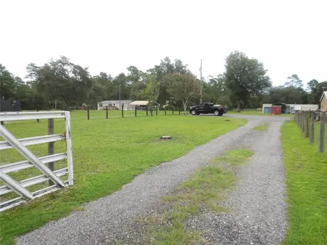 5995 SE 183rd Avenue Road Ocklawaha FL 32179