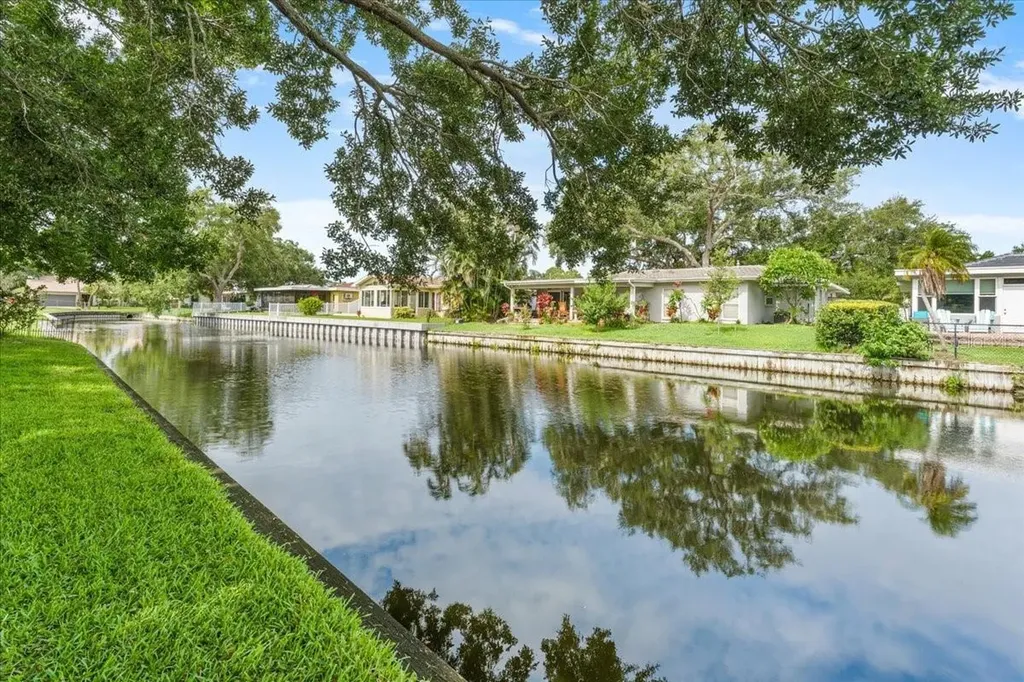 6710 121st Street Seminole FL 33772