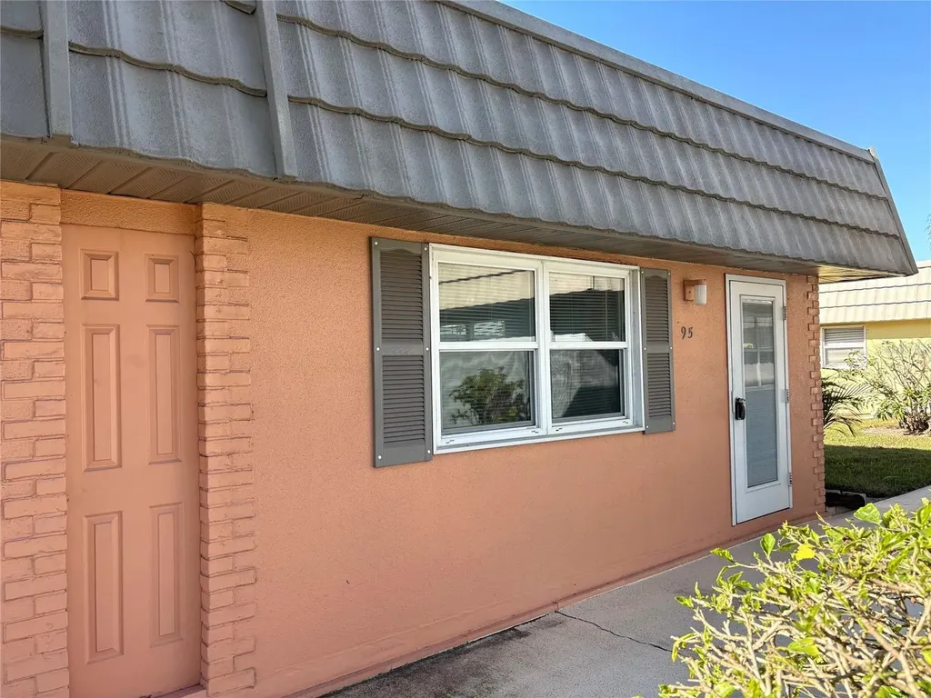 201 Bedford Street Sun City Center FL 33573