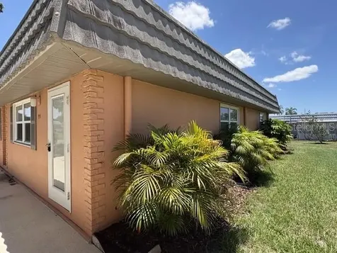 201 Bedford Street Sun City Center FL 33573