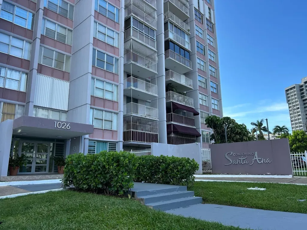 1026 Av. Luis Vigoreaux Guaynabo PR 00966