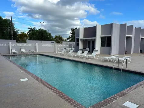 1026 Av. Luis Vigoreaux Guaynabo PR 00966