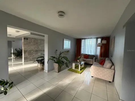 1026 Av. Luis Vigoreaux Guaynabo PR 00966