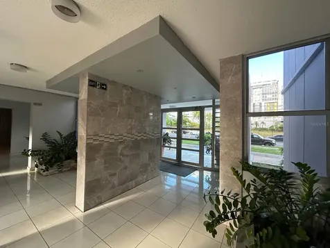1026 Av. Luis Vigoreaux Guaynabo PR 00966