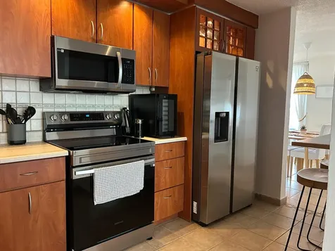 1026 Av. Luis Vigoreaux Guaynabo PR 00966