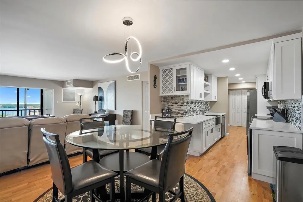 10355 Paradise Boulevard St Petersburg FL 33706