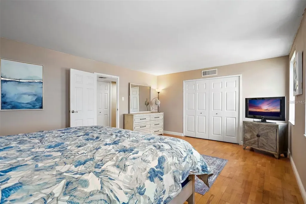 10355 Paradise Boulevard St Petersburg FL 33706