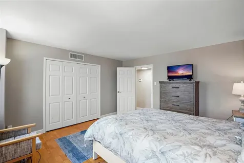10355 Paradise Boulevard St Petersburg FL 33706