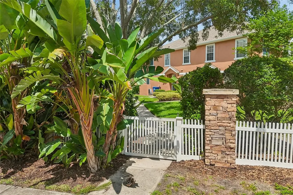 604 51st Avenue N St Petersburg FL 33703