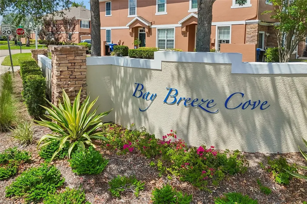 604 51st Avenue N St Petersburg FL 33703