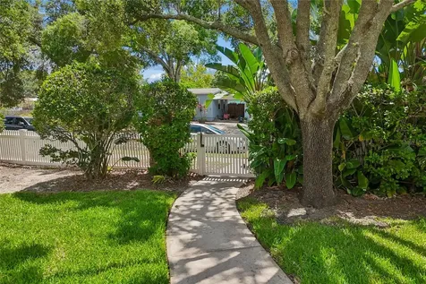 604 51st Avenue N St Petersburg FL 33703