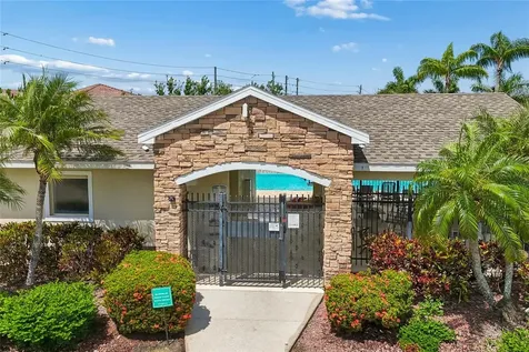 604 51st Avenue N St Petersburg FL 33703