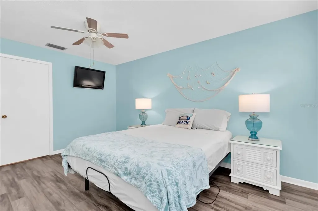 8260 Burgundy Drive N Pinellas Park FL 33781