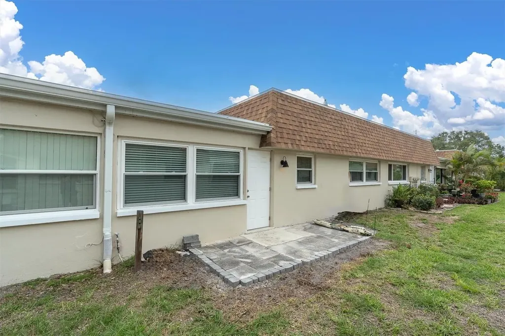 8260 Burgundy Drive N Pinellas Park FL 33781