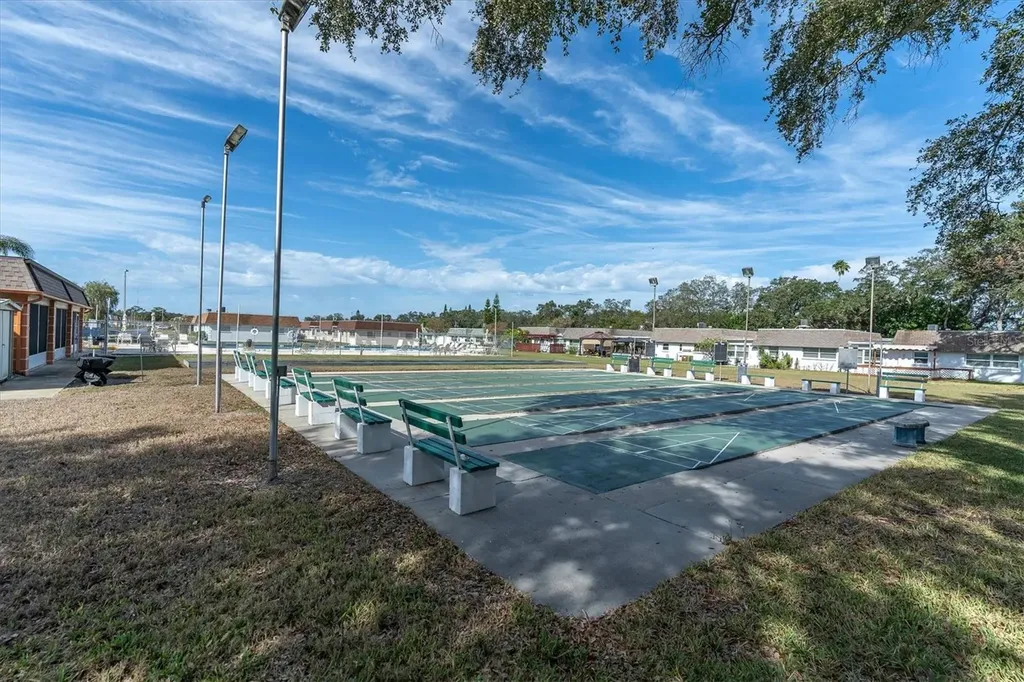 8260 Burgundy Drive N Pinellas Park FL 33781