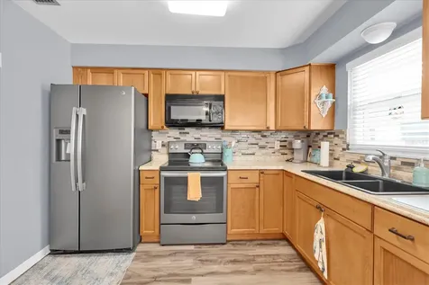 8260 Burgundy Drive N Pinellas Park FL 33781
