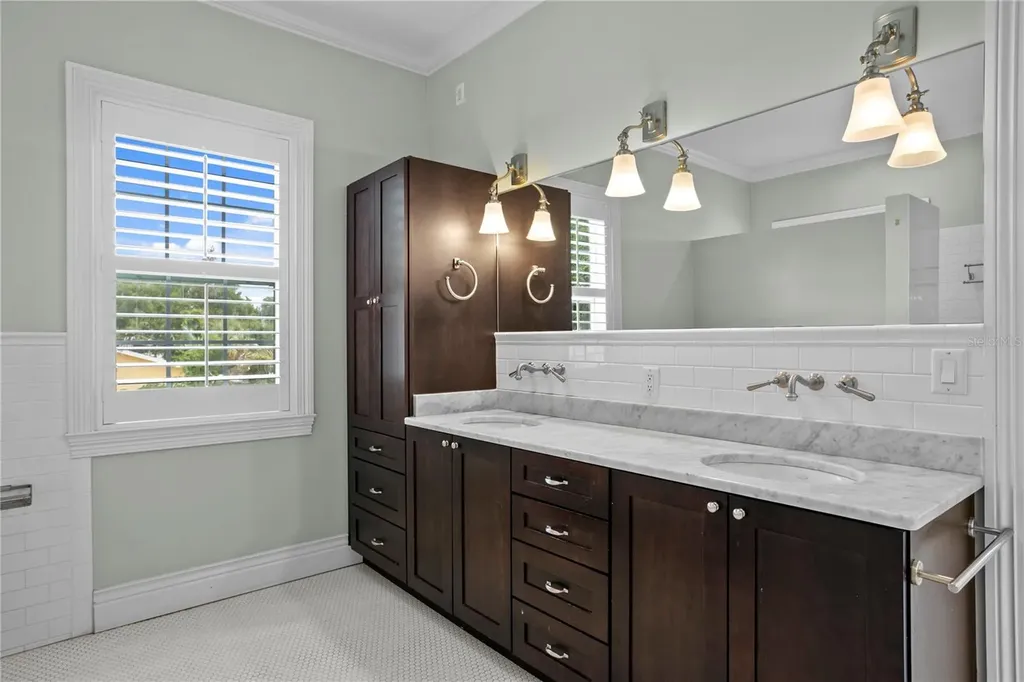 4001 W Vasconia Street Tampa FL 33629
