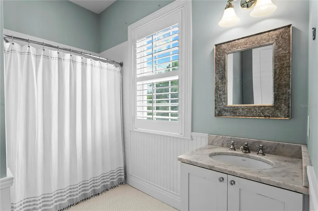 4001 W Vasconia Street Tampa FL 33629