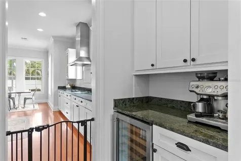 4001 W Vasconia Street Tampa FL 33629