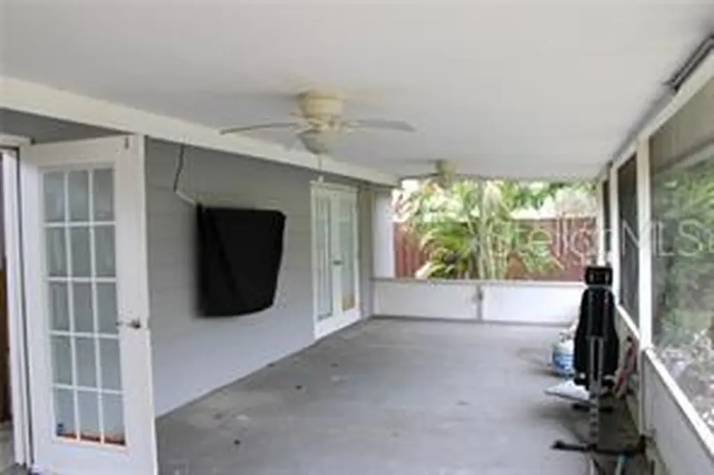 1519 Delaware Avenue NE St Petersburg FL 33703