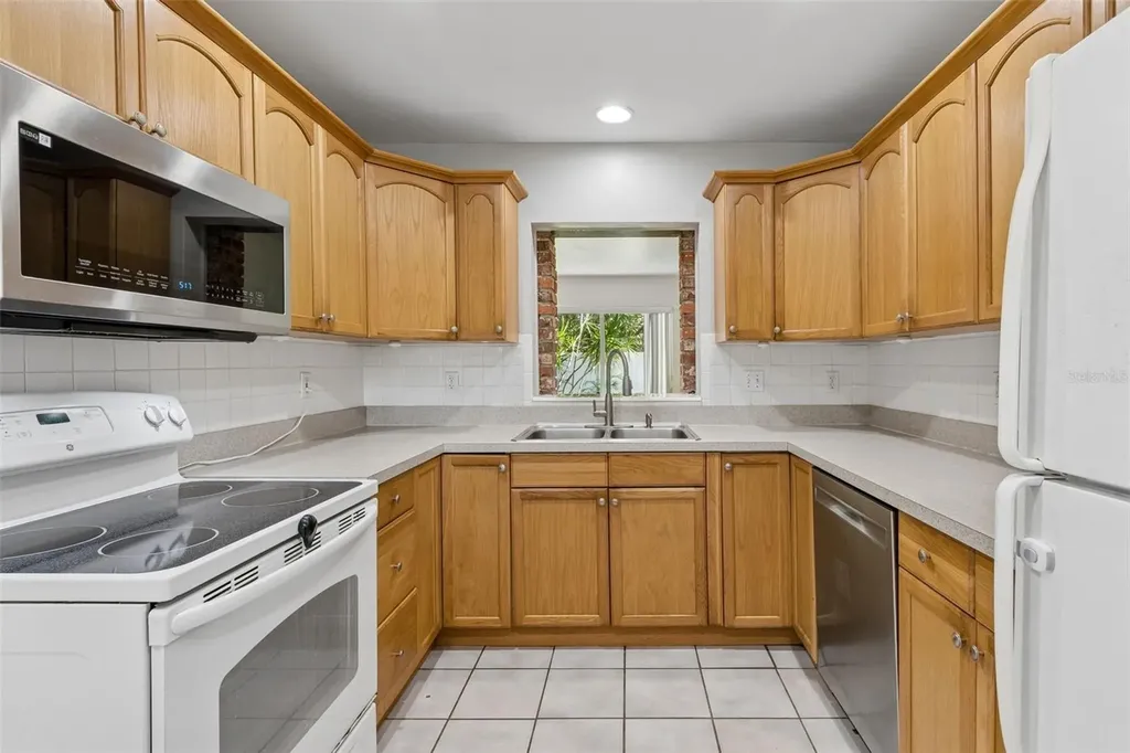 4602 W Bay Villa Avenue Tampa FL 33629