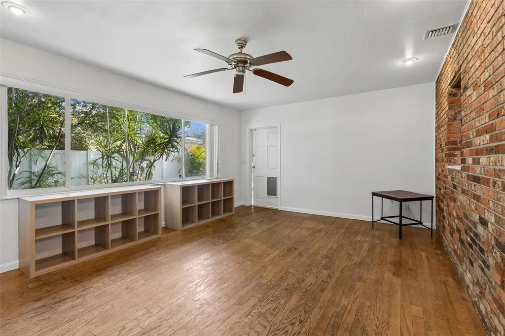 4602 W Bay Villa Avenue Tampa FL 33629