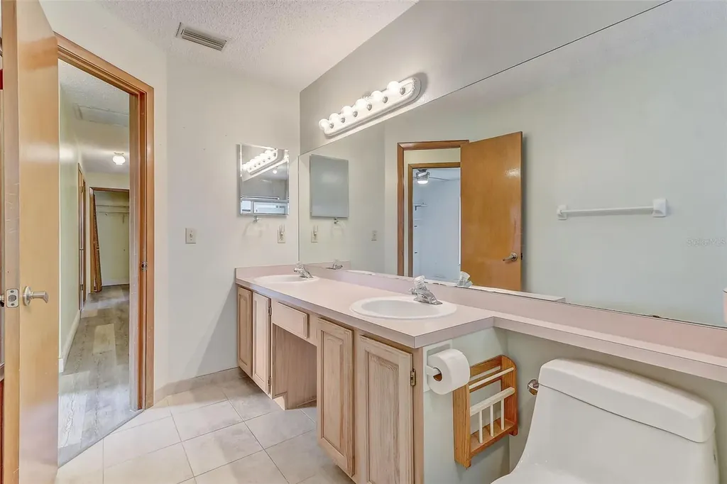 2358 Oldfield Drive Orlando FL 32837