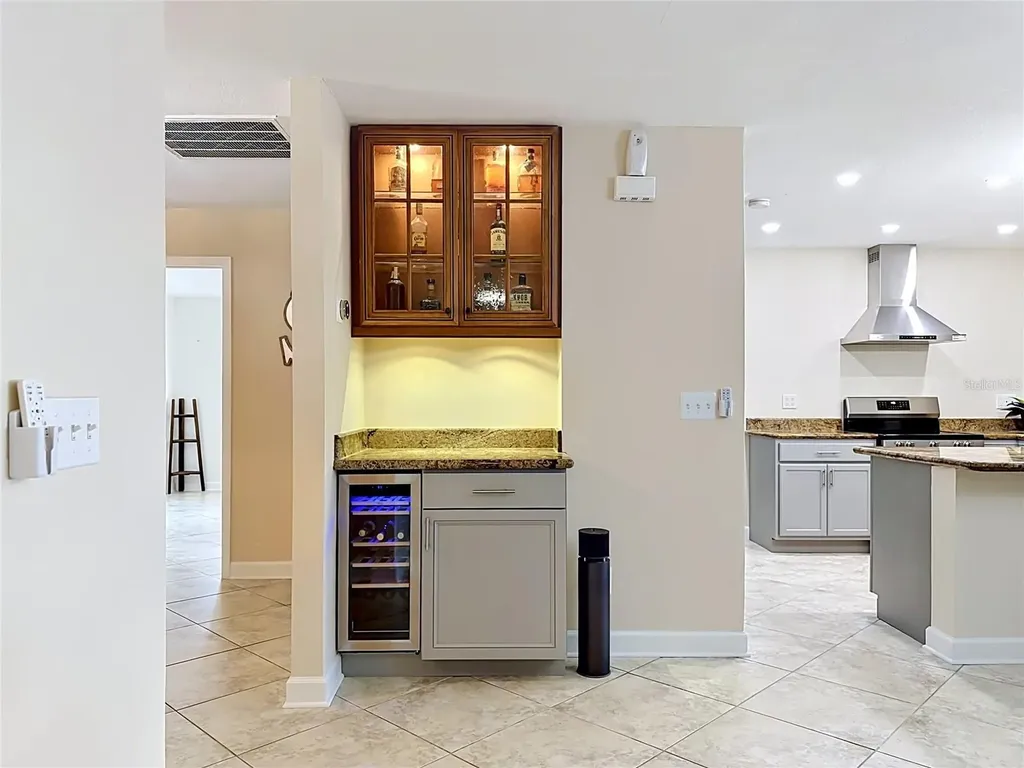 6517 Solitaire Palm Way Apollo Beach FL 33572