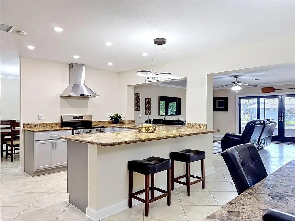 6517 Solitaire Palm Way Apollo Beach FL 33572