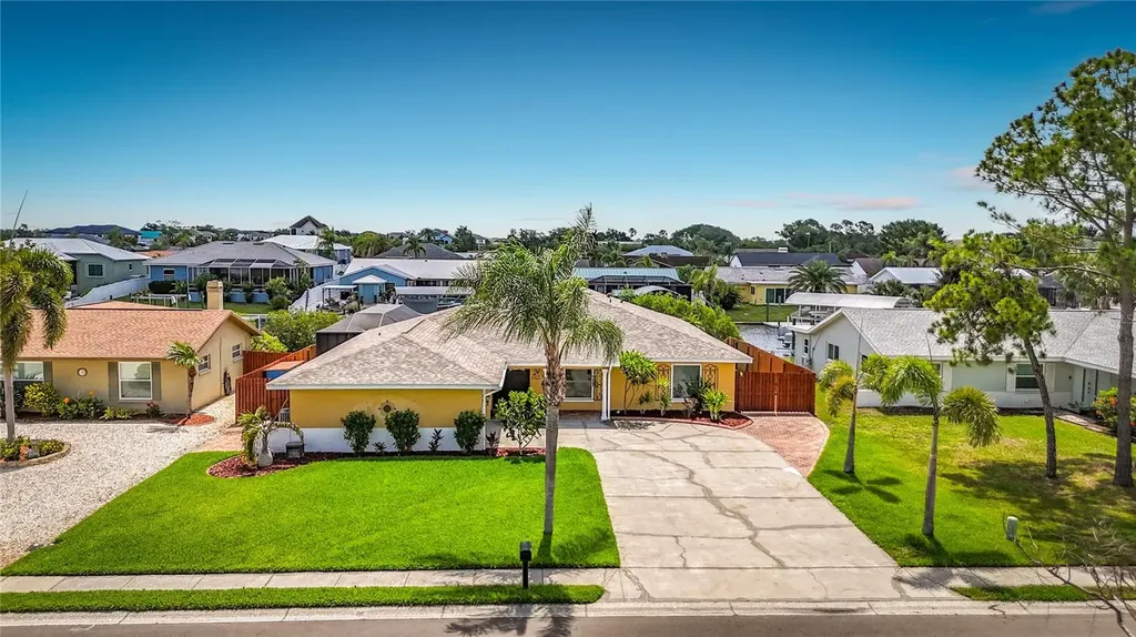 6517 Solitaire Palm Way Apollo Beach FL 33572