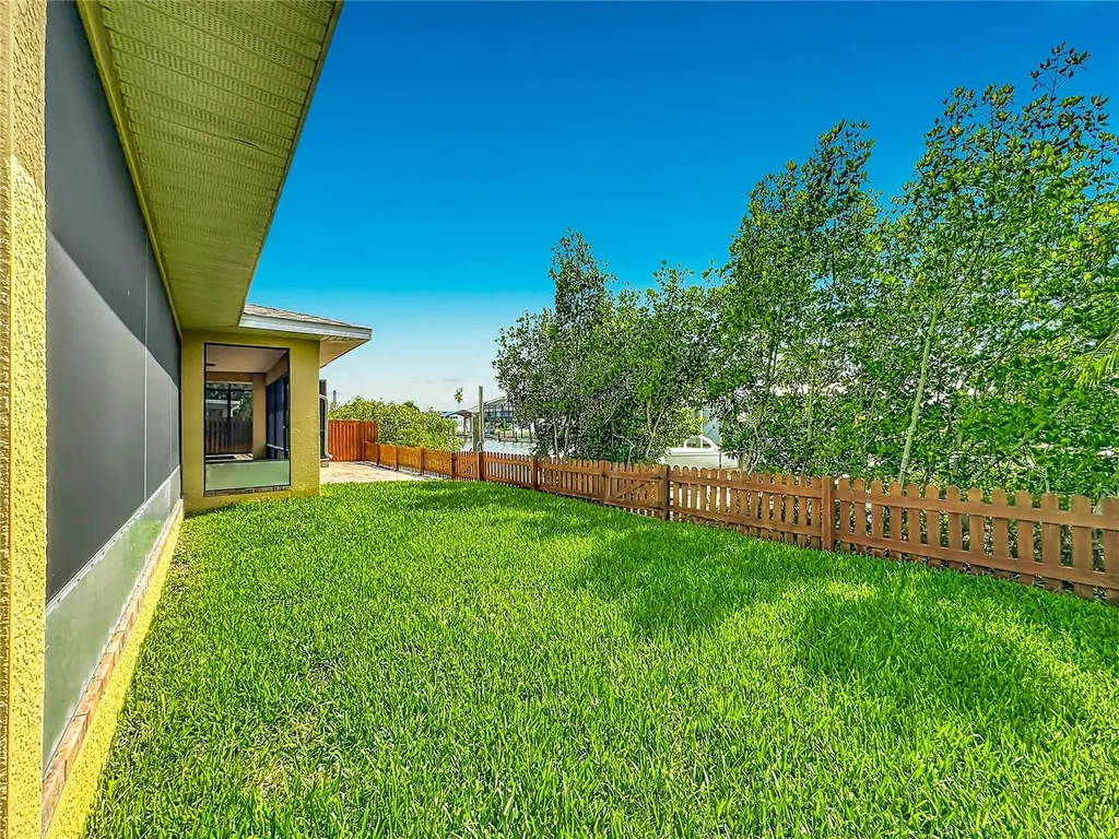 6517 Solitaire Palm Way Apollo Beach FL 33572