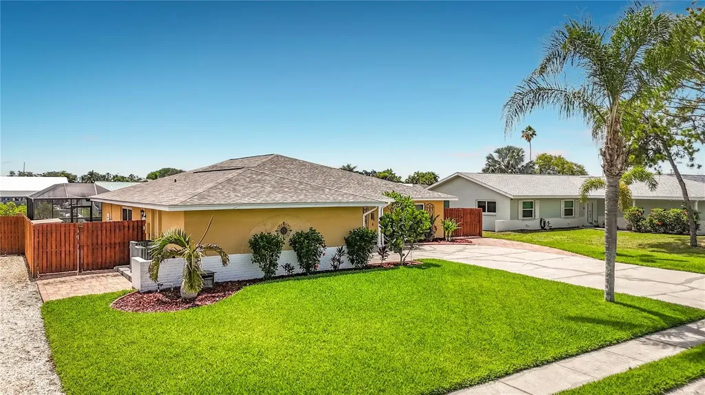 6517 Solitaire Palm Way Apollo Beach FL 33572