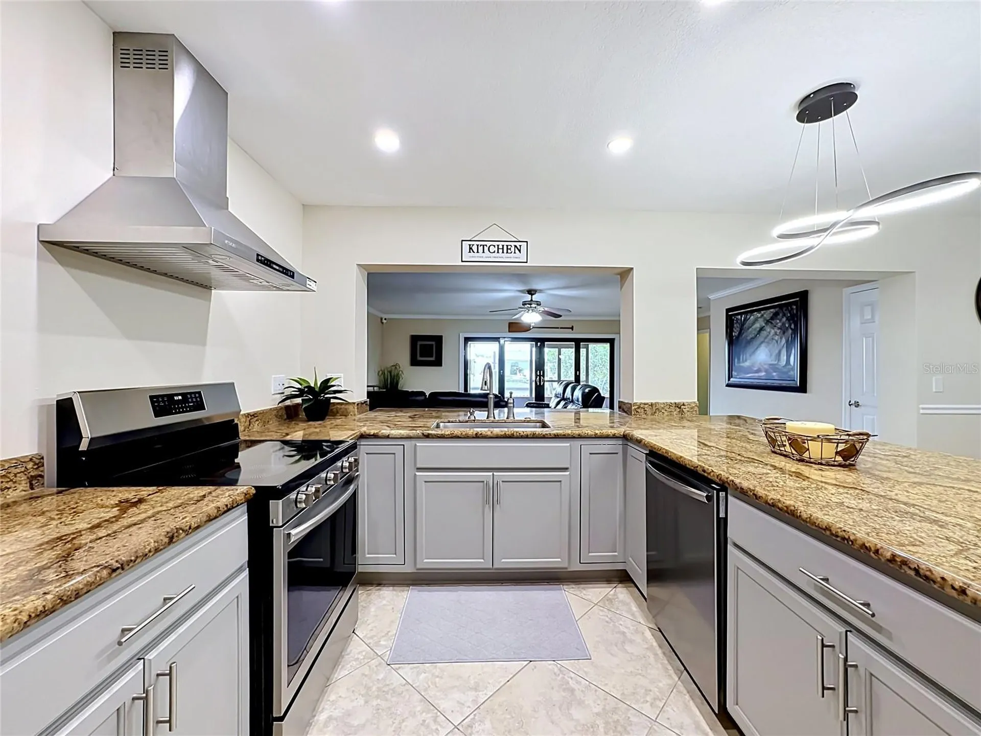 6517 Solitaire Palm Way Apollo Beach FL 33572
